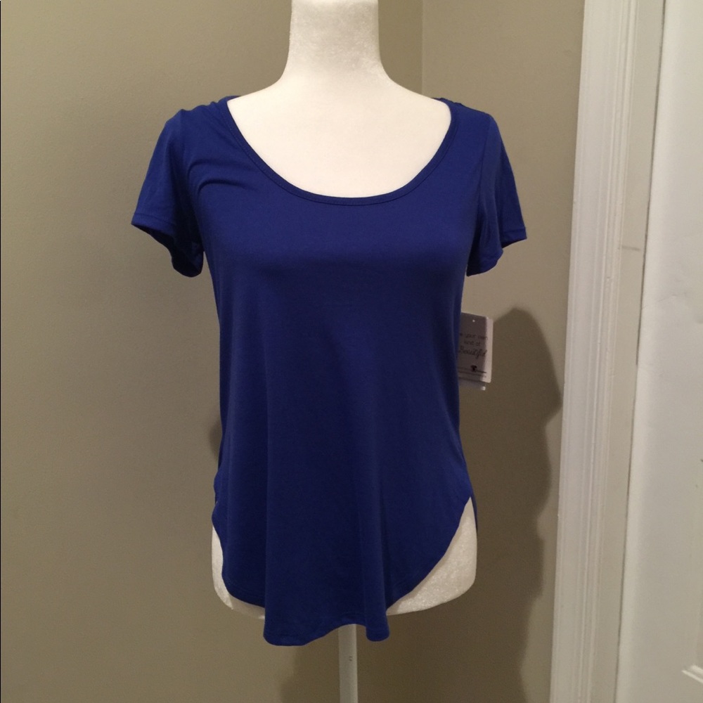 Blue tee .